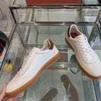 L-Sneakers