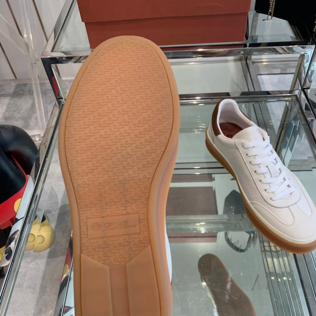 L-Sneakers