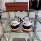 L-Sneakers