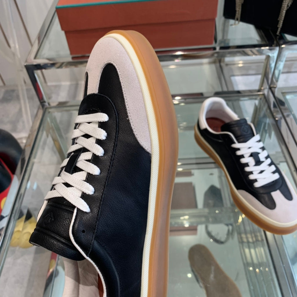 L-Sneakers