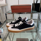 L-Sneakers