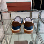 L-Sneakers