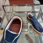 L-Sneakers
