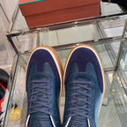 L-Sneakers
