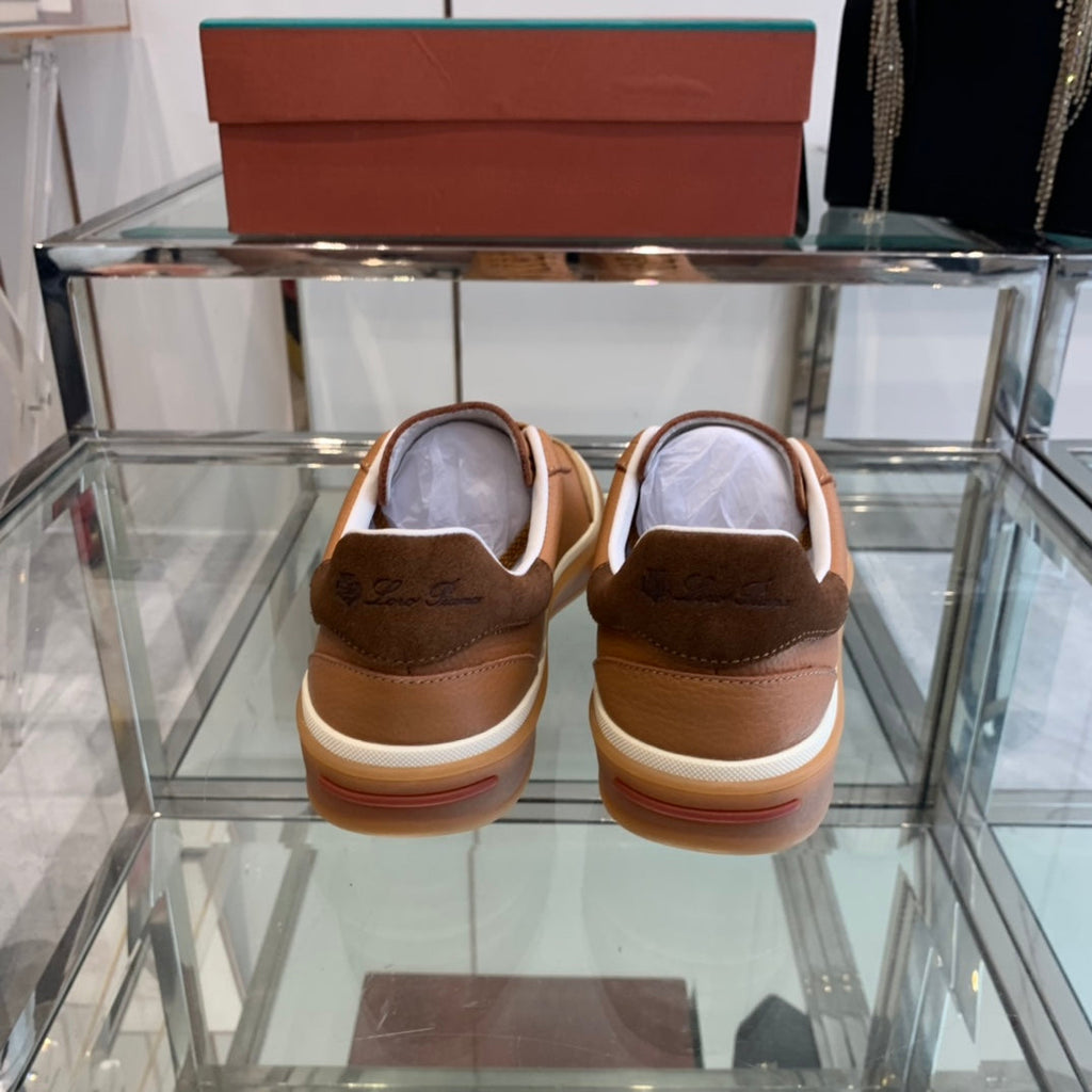 L-Sneakers