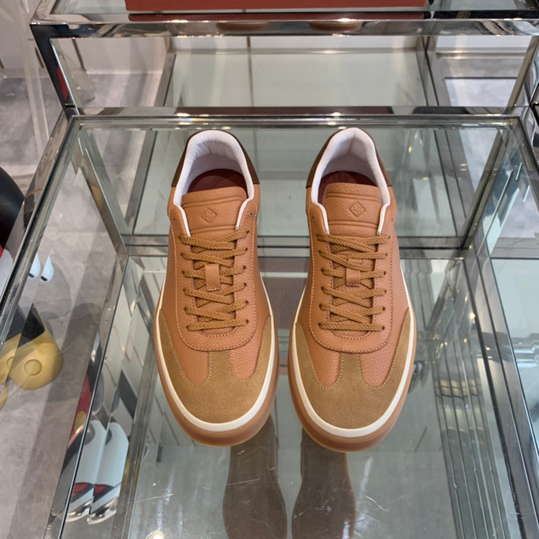 L-Sneakers