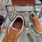 L-Sneakers