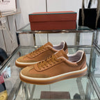 L-Sneakers