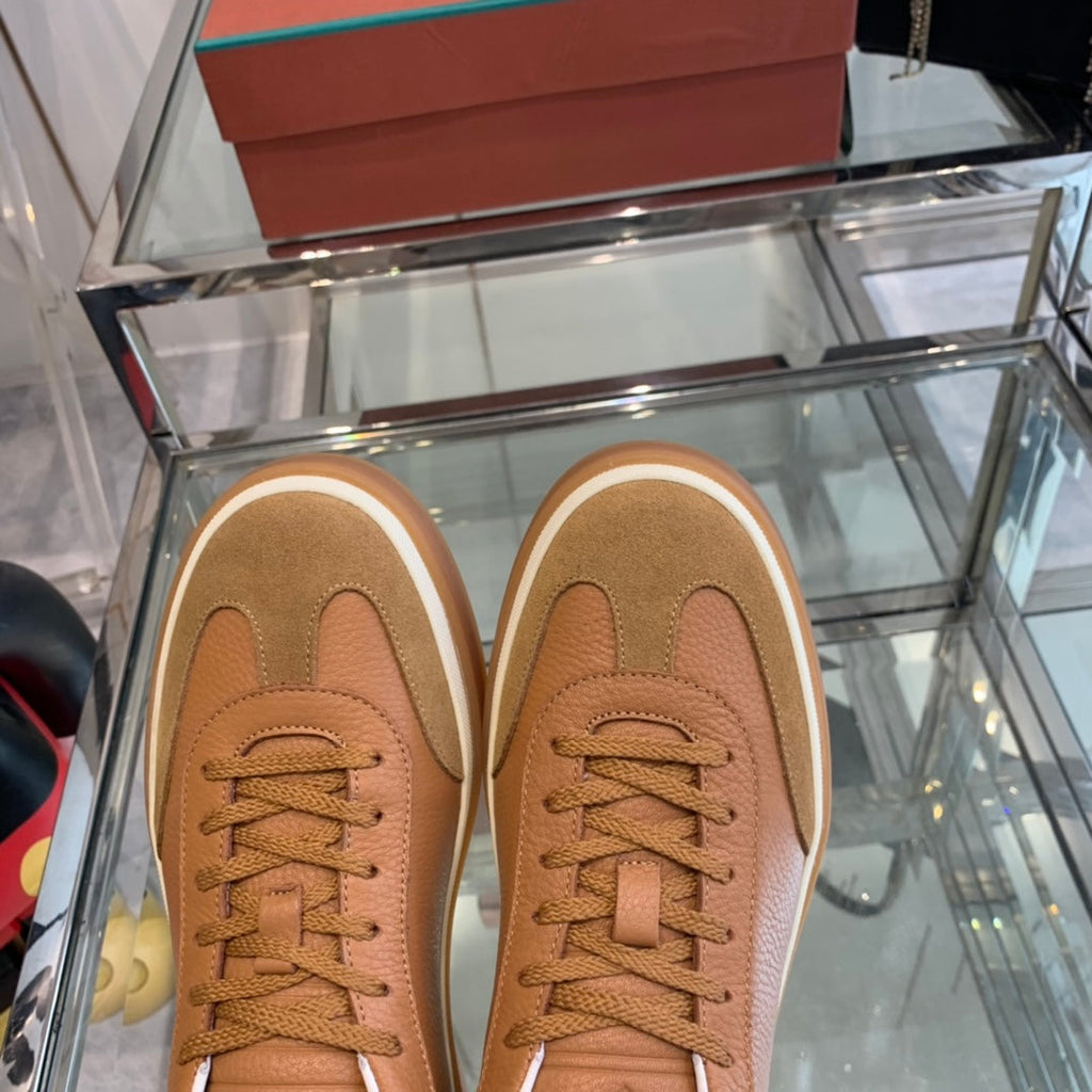 L-Sneakers