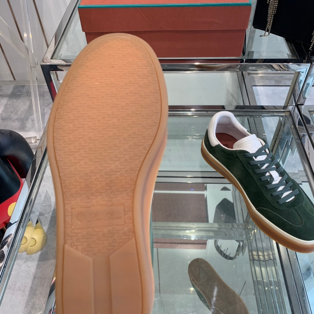 L-Sneakers