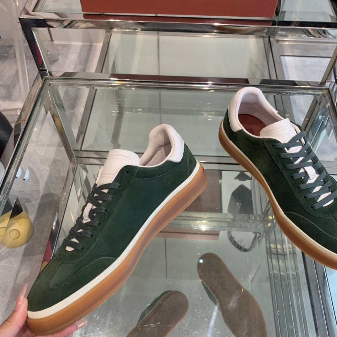 L-Sneakers