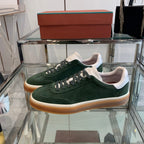 L-Sneakers