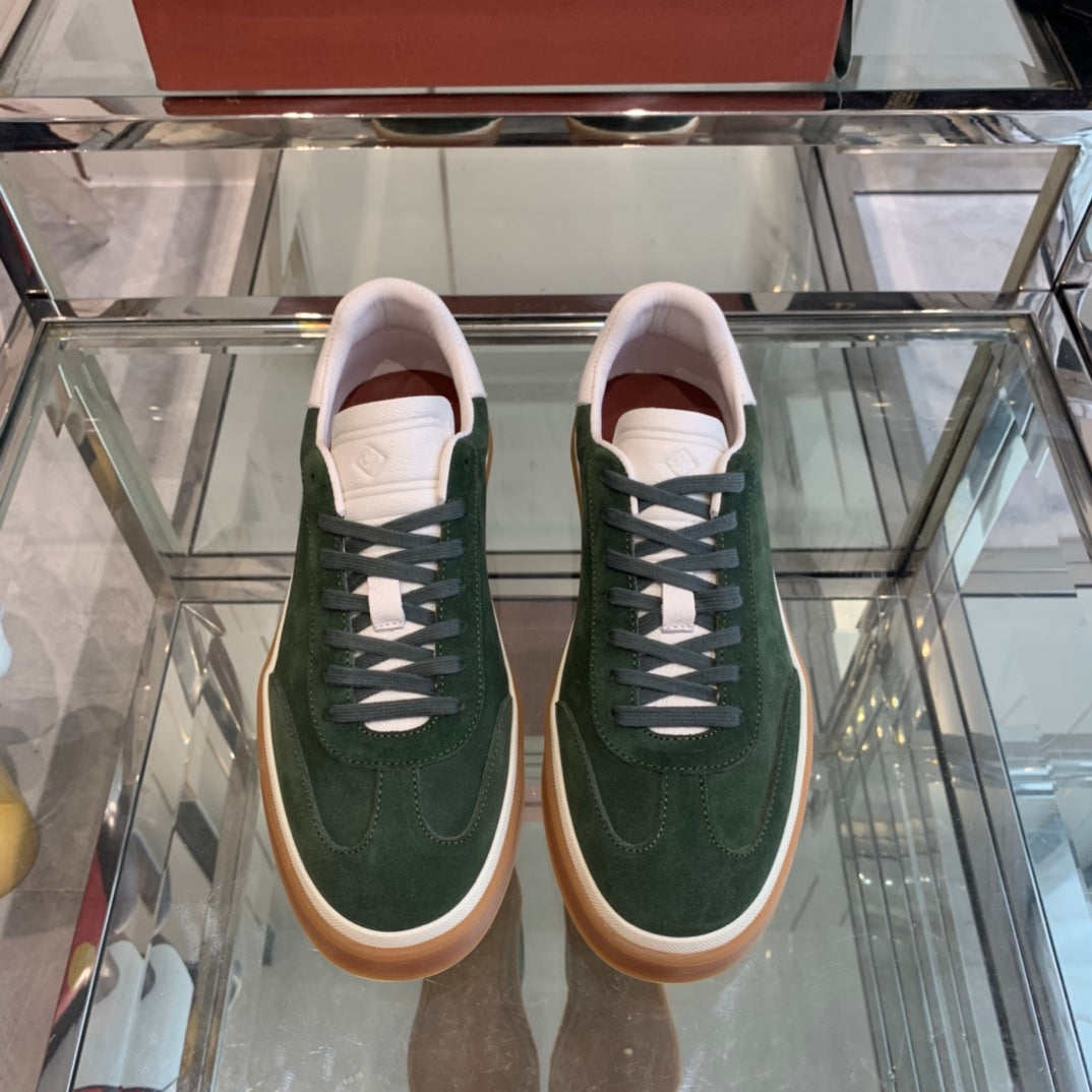 L-Sneakers