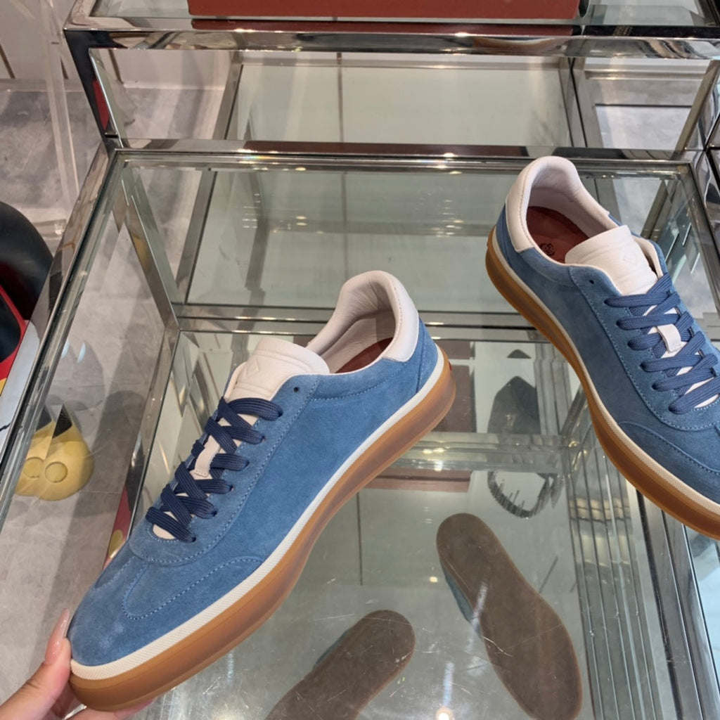 L-Sneakers
