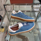 L-Sneakers