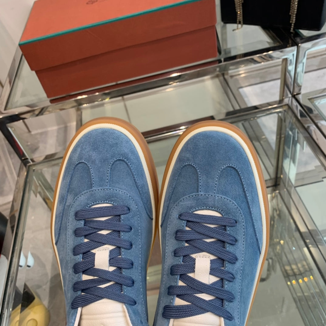 L-Sneakers