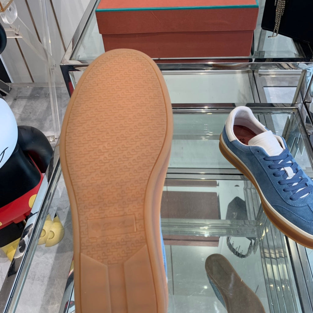 L-Sneakers