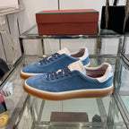 L-Sneakers