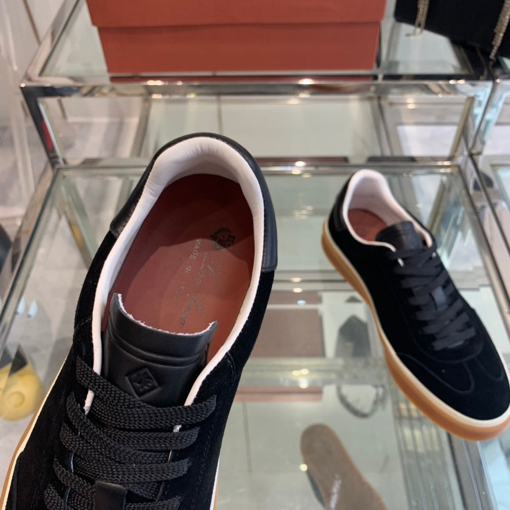 L-Sneakers