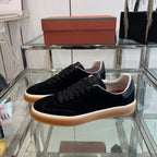 L-Sneakers