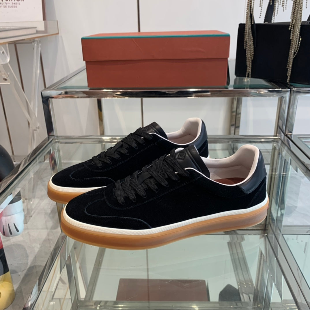 L-Sneakers