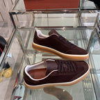 L-Sneakers