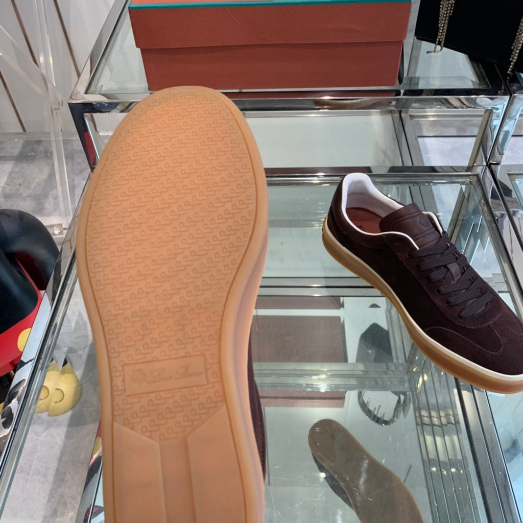 L-Sneakers