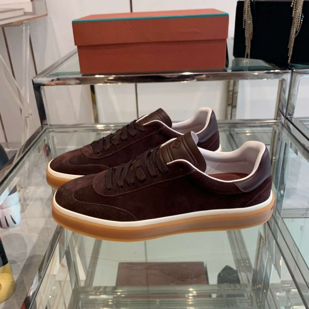 L-Sneakers