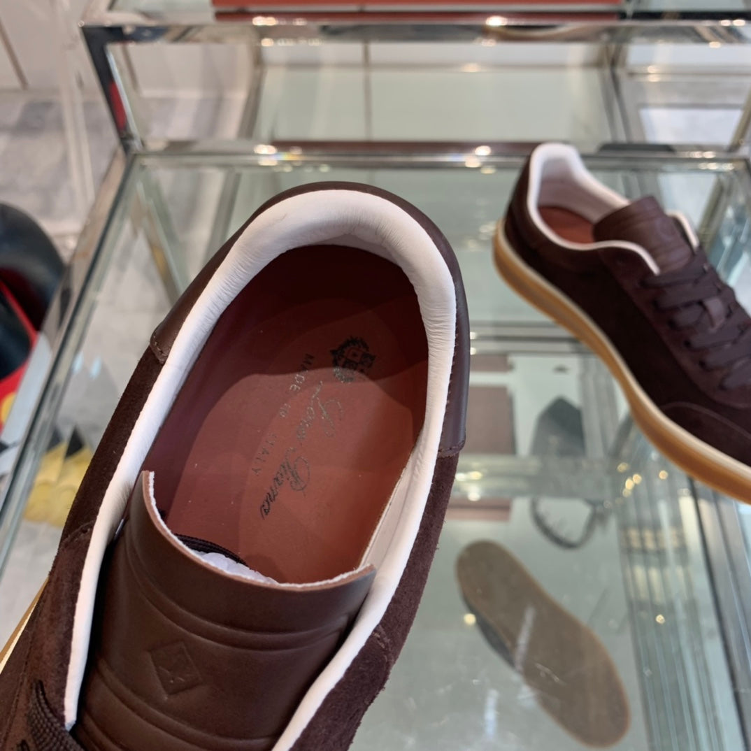 L-Sneakers