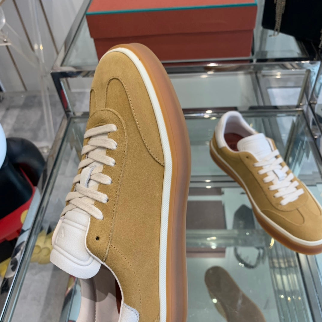L-Sneakers