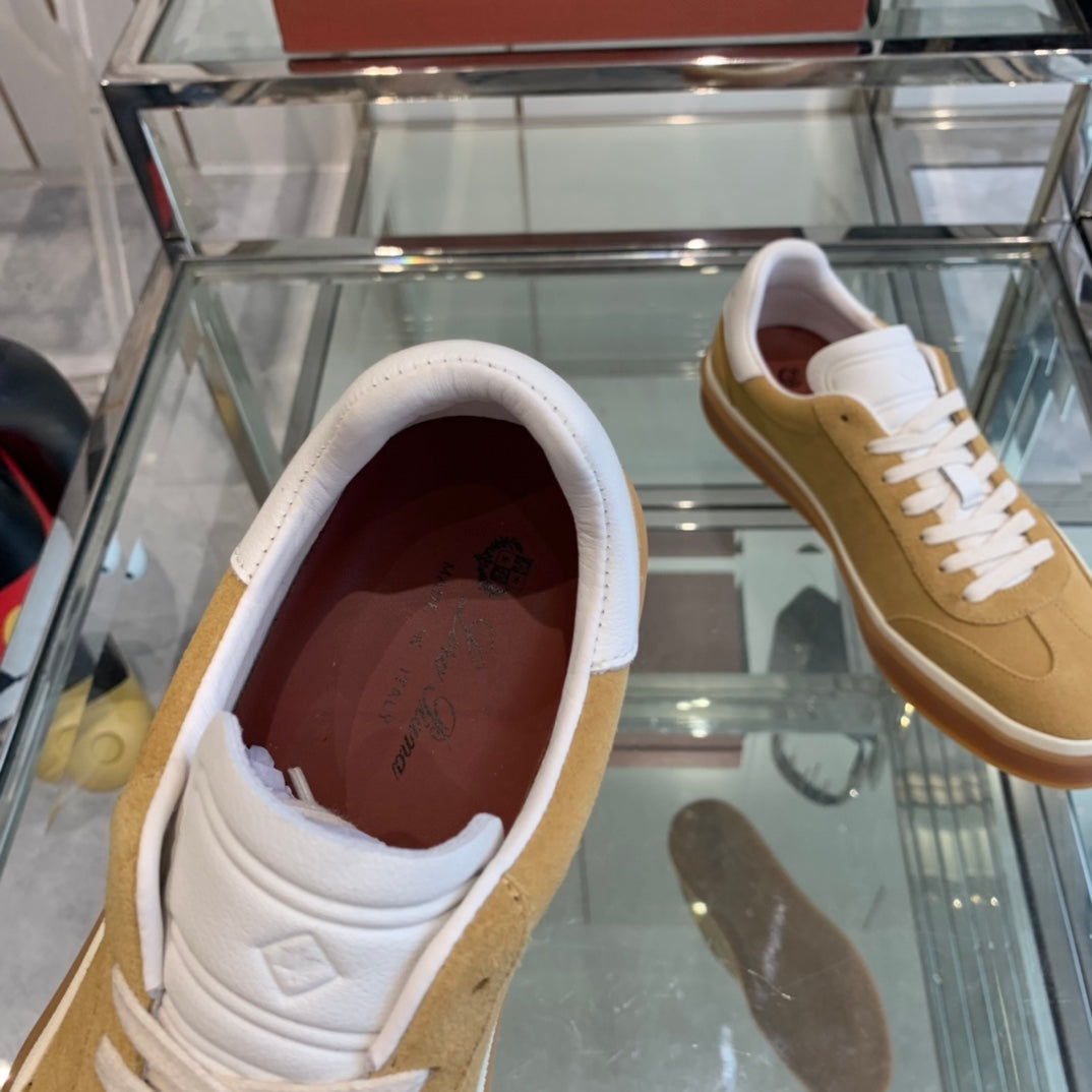 L-Sneakers