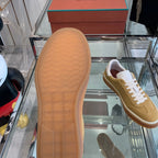 L-Sneakers