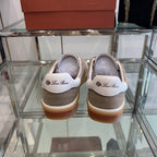 L-Sneakers