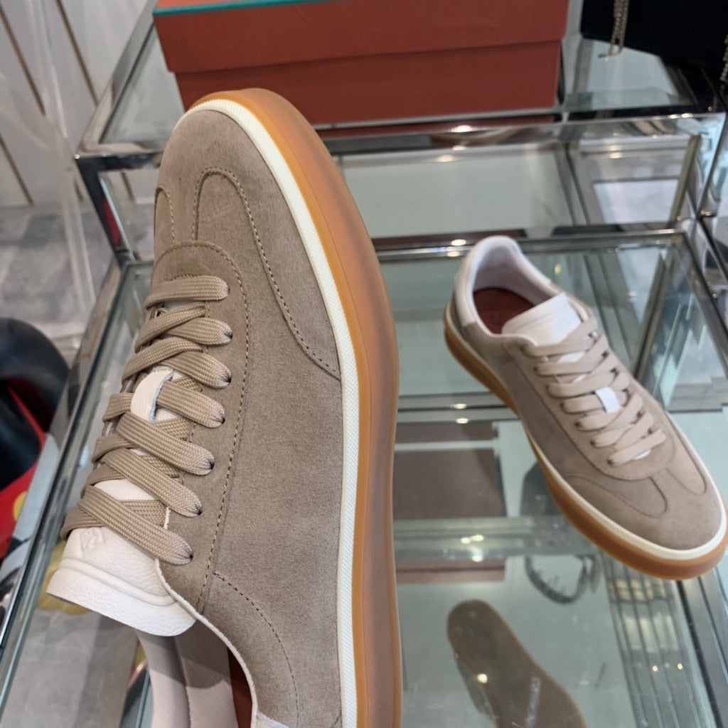 L-Sneakers