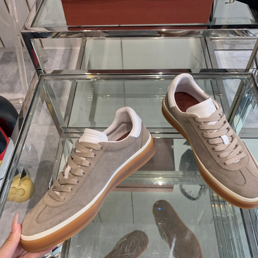 L-Sneakers
