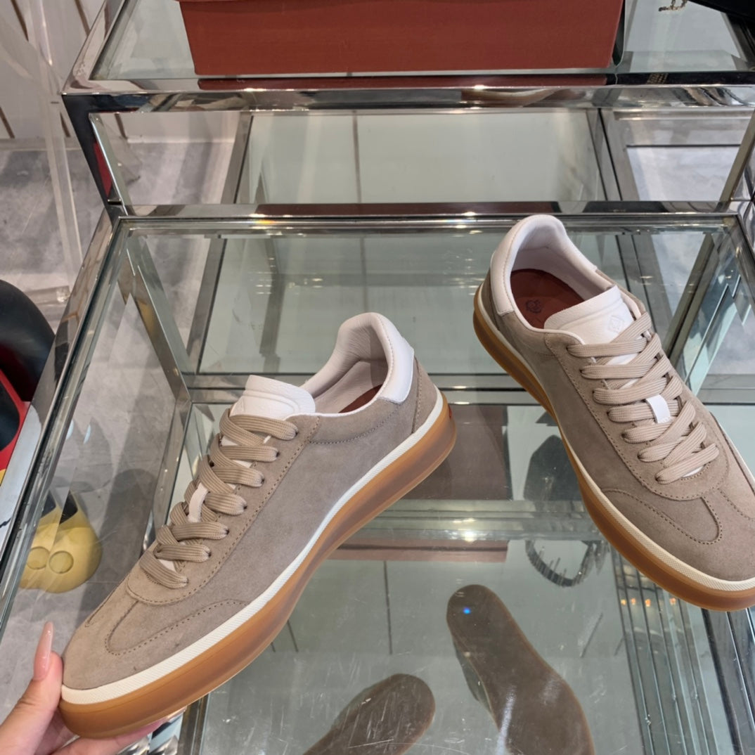 L-Sneakers
