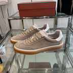 L-Sneakers