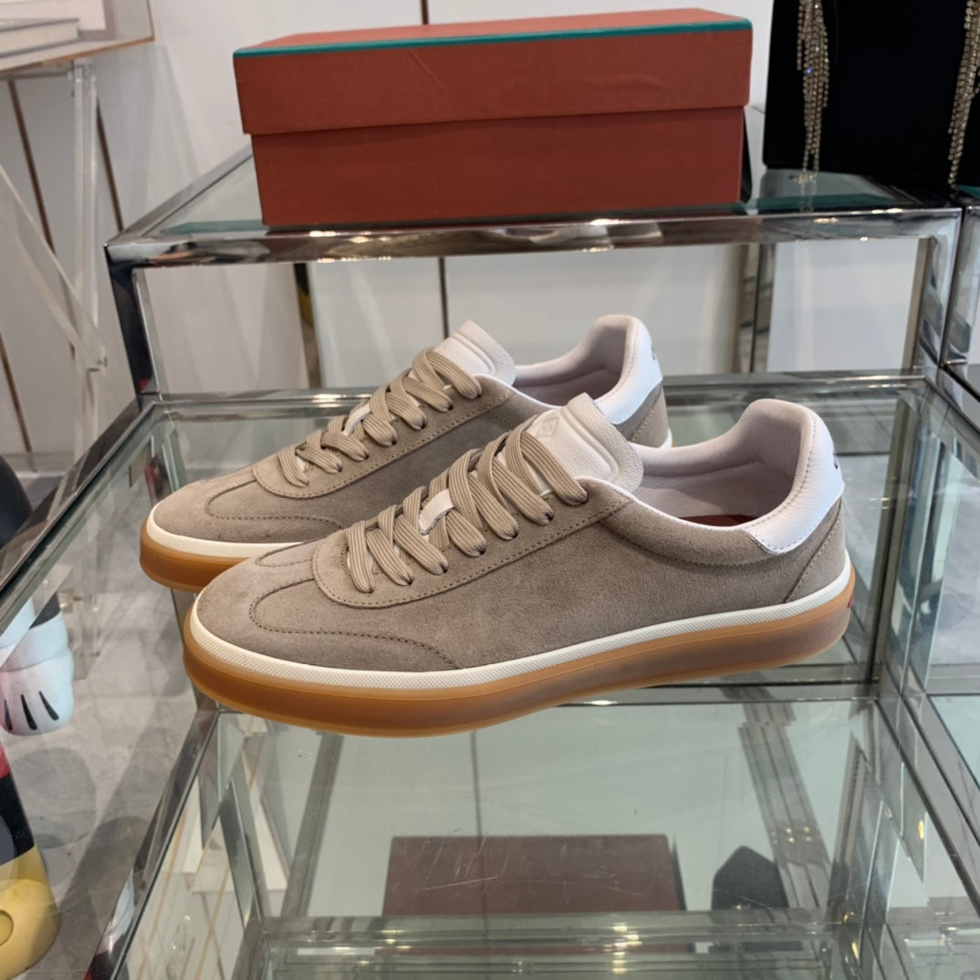 L-Sneakers
