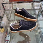 L-Sneakers