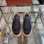 L-Sneakers
