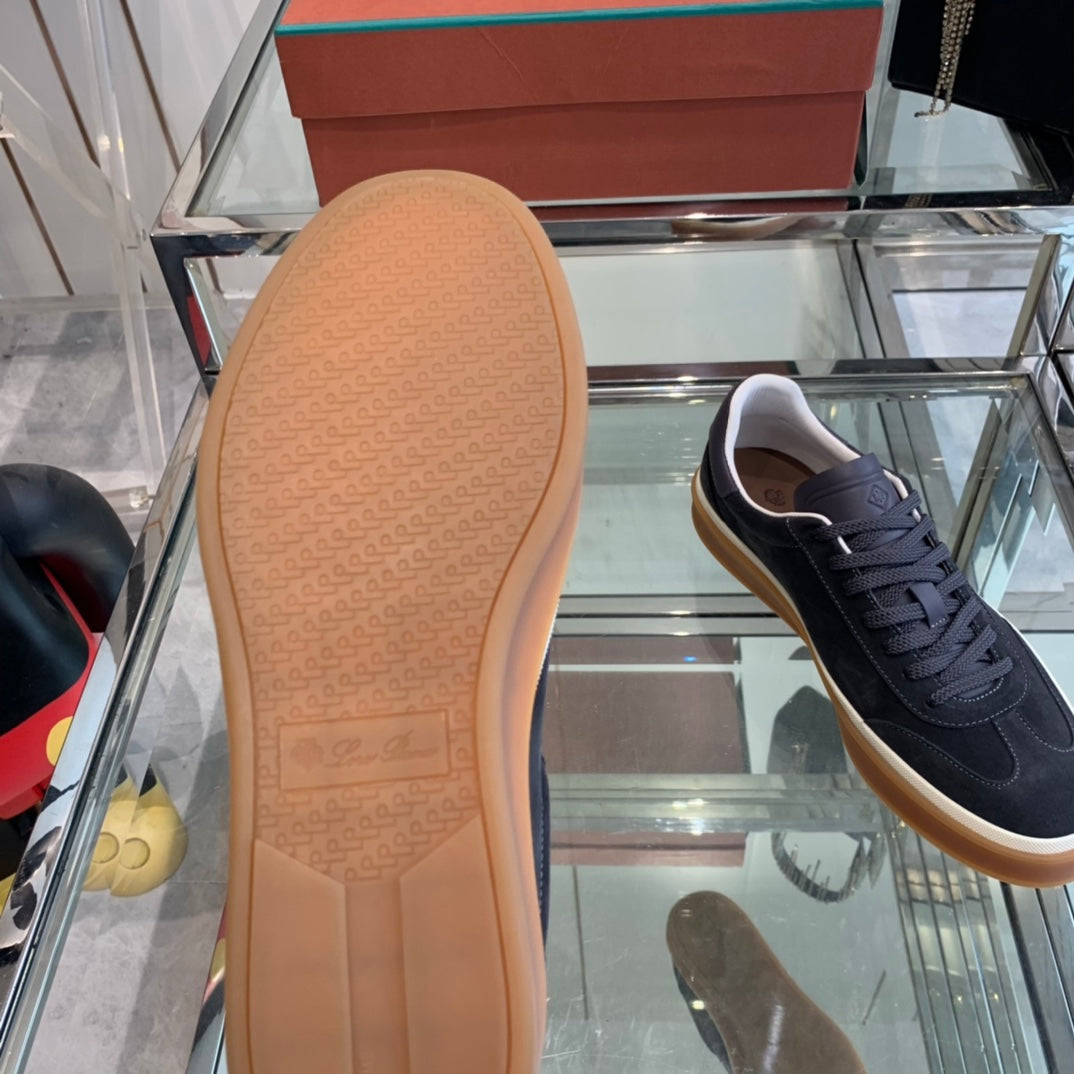 L-Sneakers