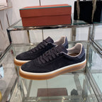 L-Sneakers