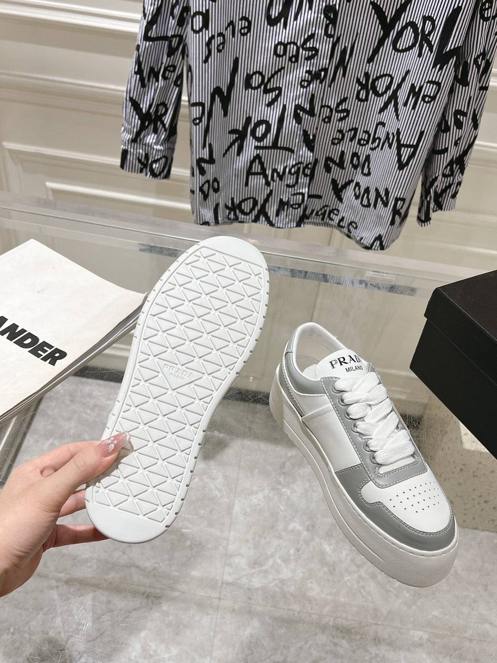 P-Sneakers