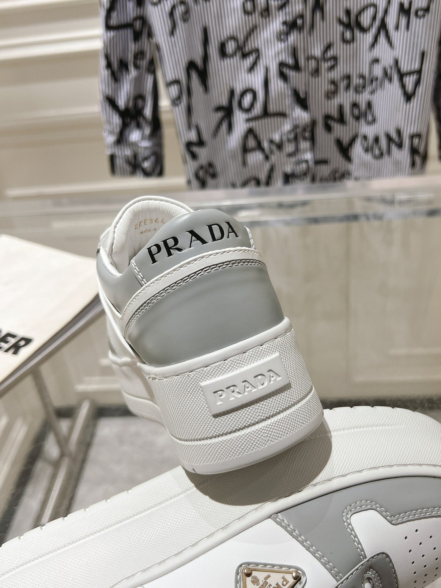 P-Sneakers
