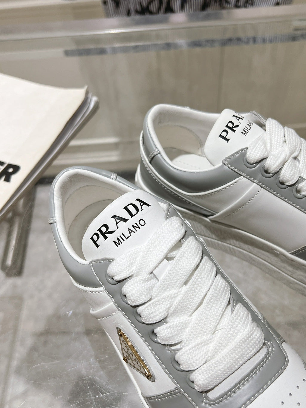 P-Sneakers
