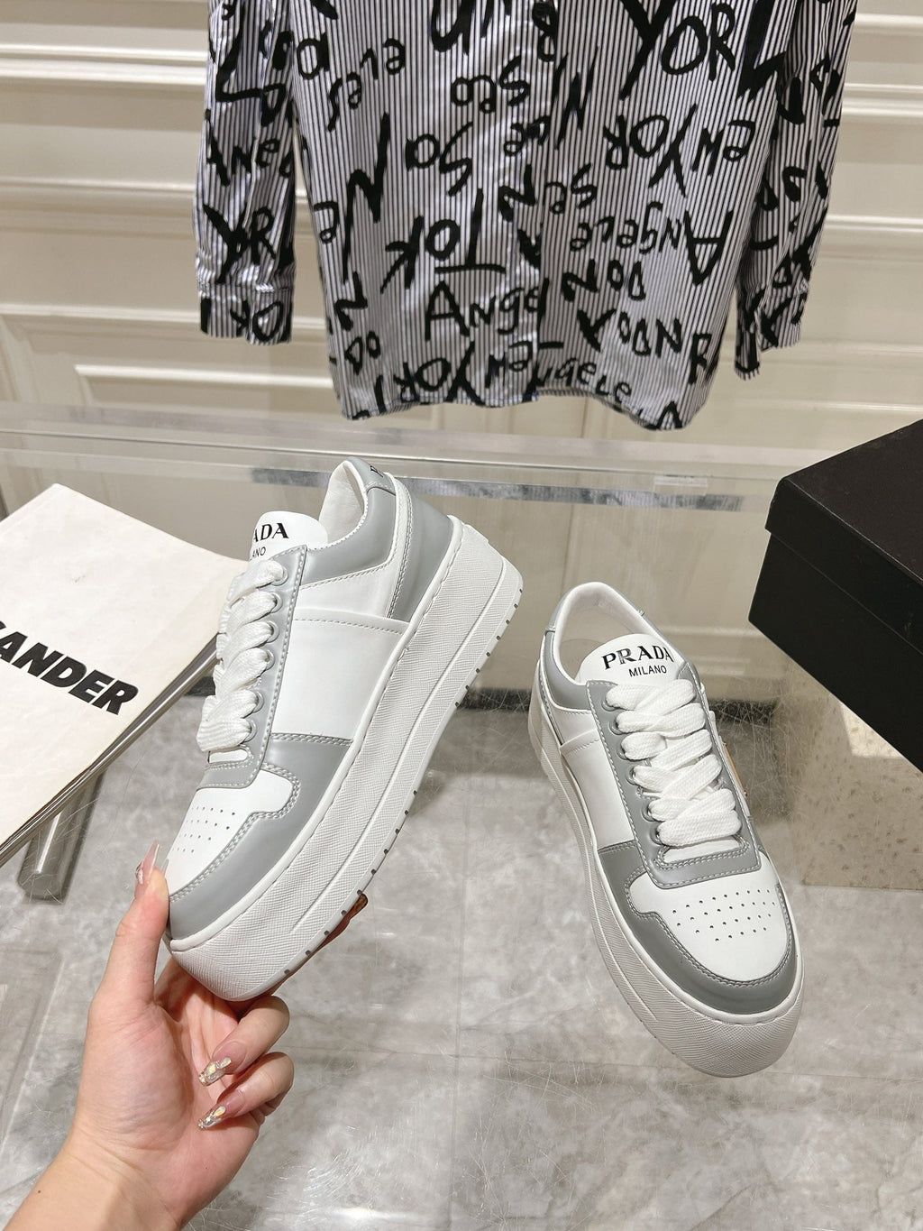 P-Sneakers