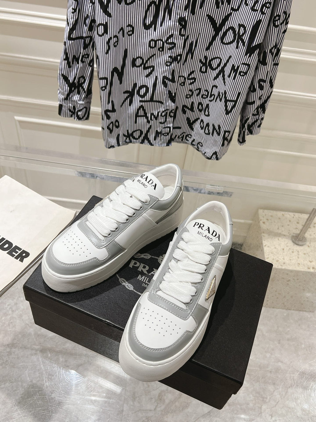 P-Sneakers