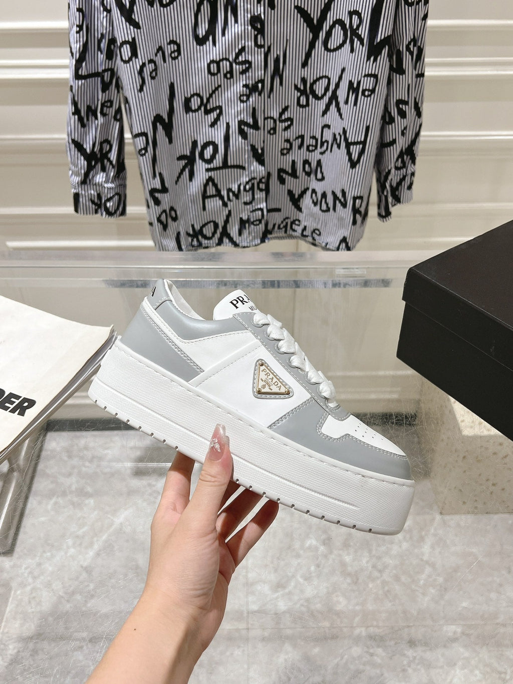 P-Sneakers