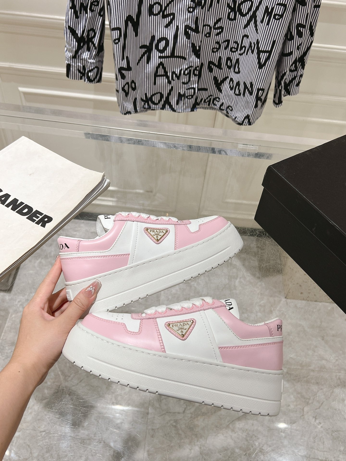 P-Sneakers