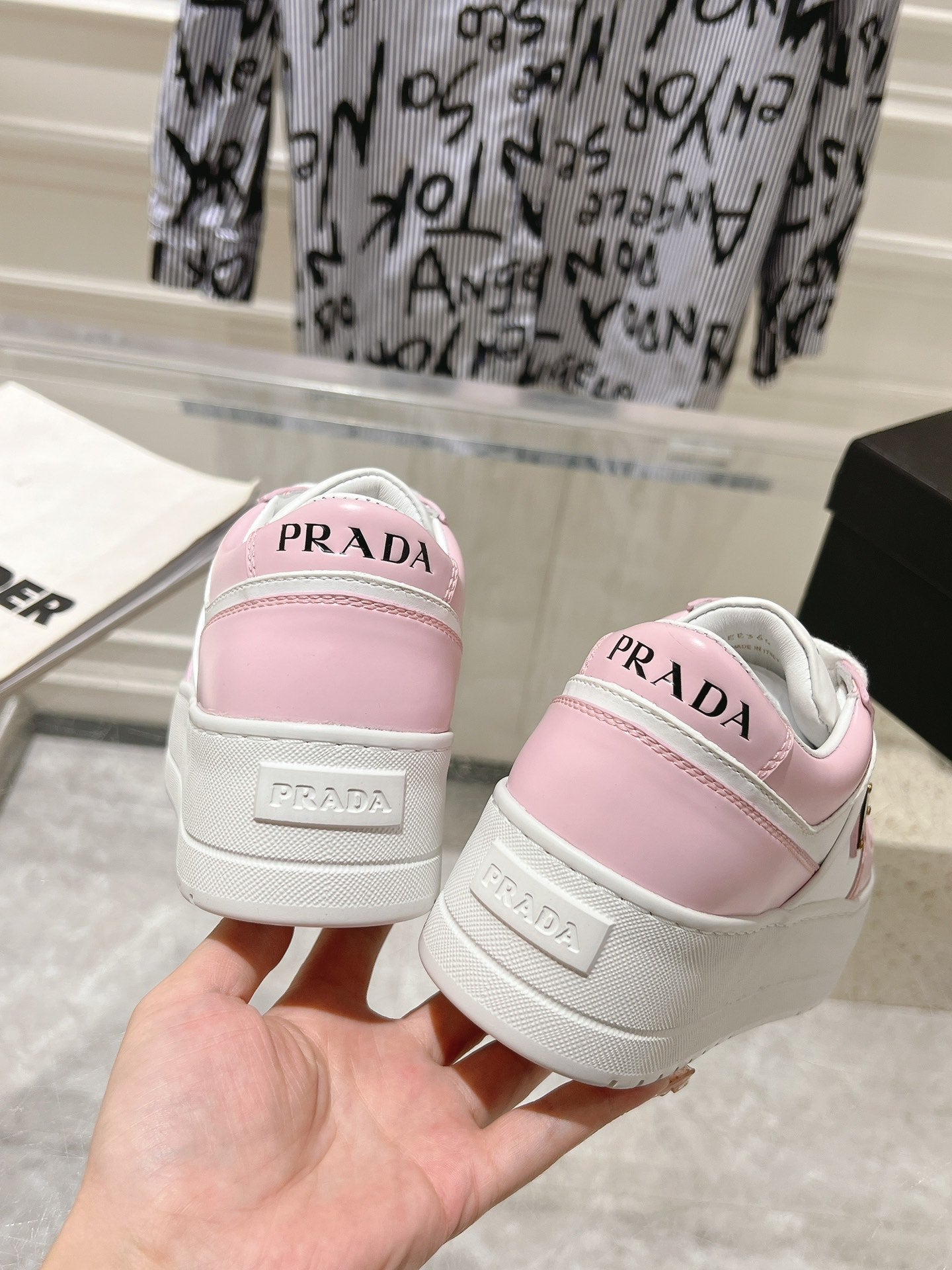 P-Sneakers